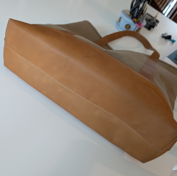 Used Andar Rhodes Tote In Boulder/Sand - Picture 5 of 6